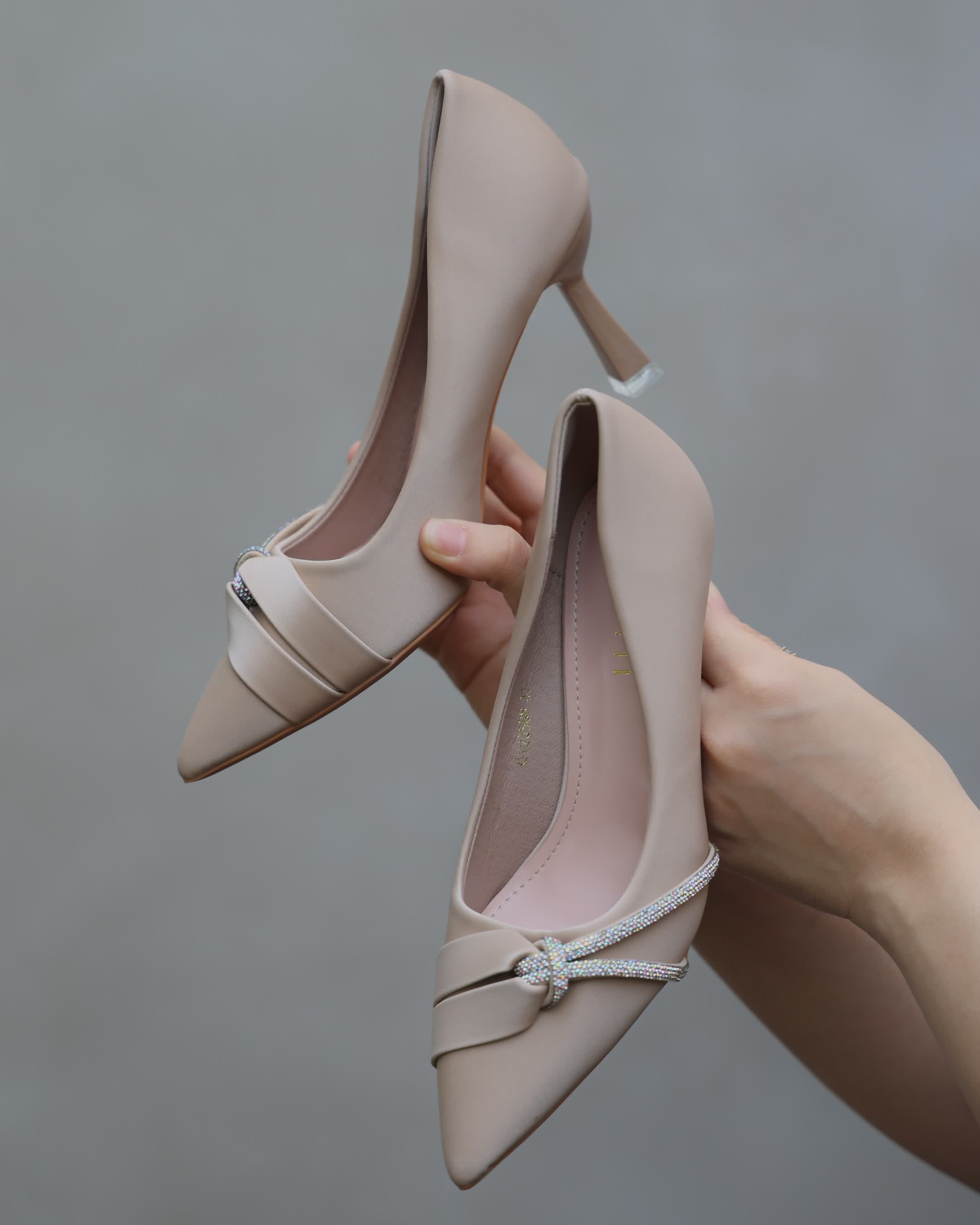 Golden Knot Sparkle Heel