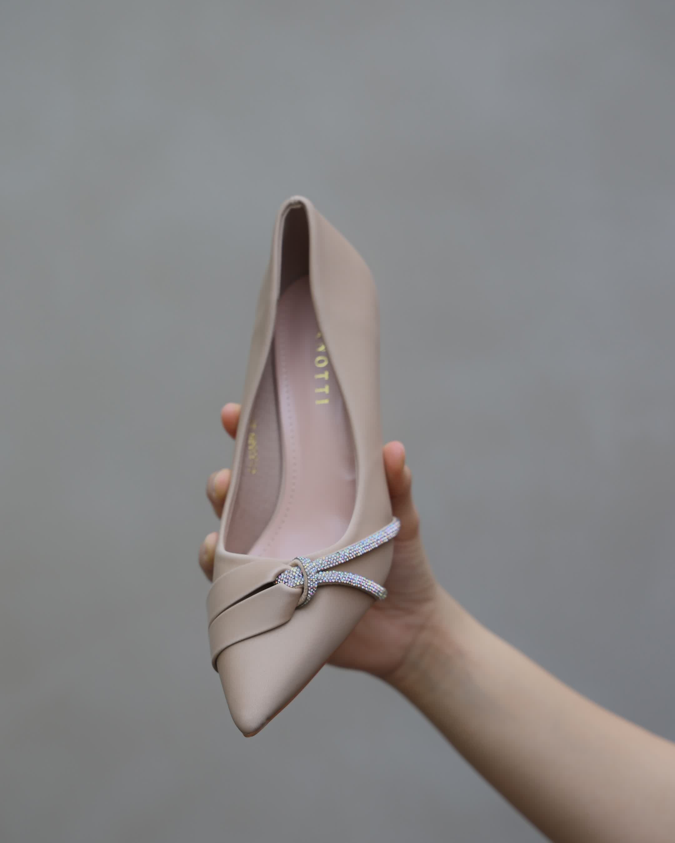 Golden Knot Sparkle Heel