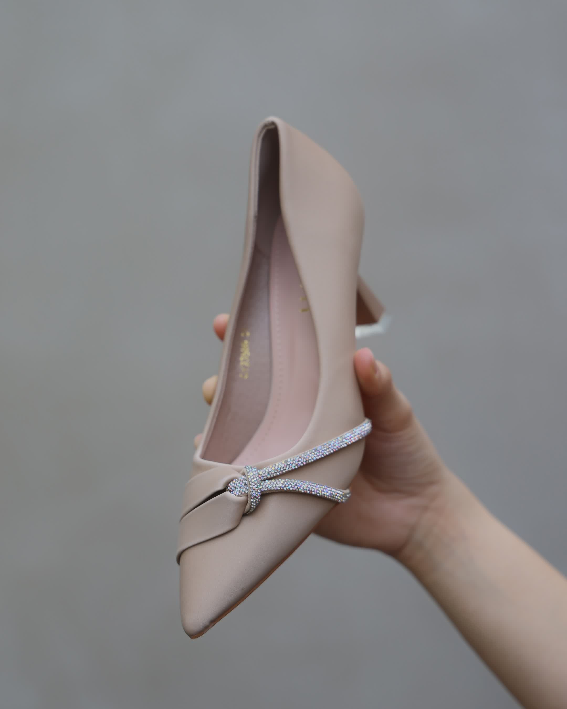 Golden Knot Sparkle Heel